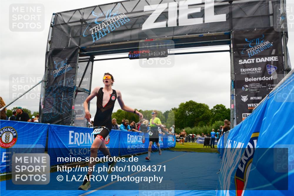30.08.2026 - Elbe Triathlon Hamburg LAZAROV Photography http://msf.ph/oto/10084371 30.08.2026 11:41:45 Ziel 795, 1272, 1449 meine-sportfotos.de