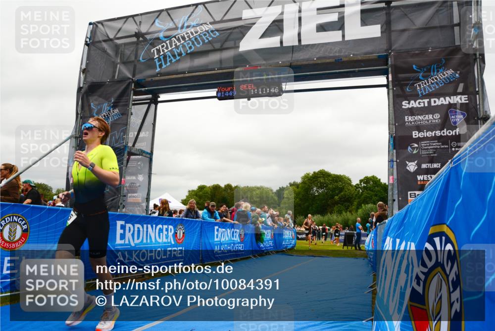 30.08.2026 - Elbe Triathlon Hamburg LAZAROV Photography http://msf.ph/oto/10084391 30.08.2026 11:41:46 Ziel 795, 1272, 1449 meine-sportfotos.de