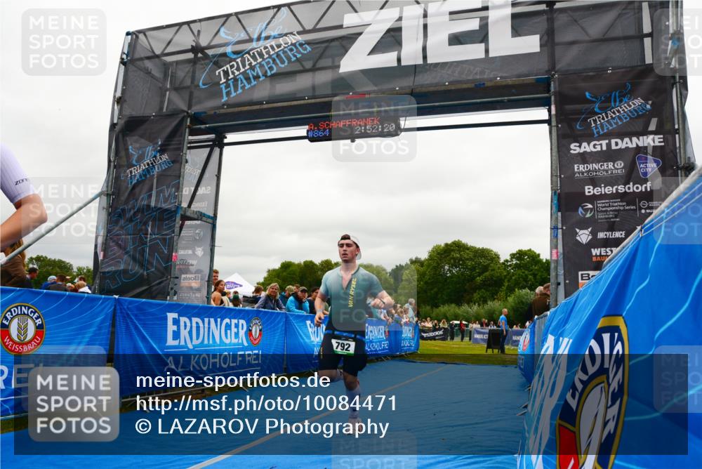 30.08.2026 - Elbe Triathlon Hamburg LAZAROV Photography http://msf.ph/oto/10084471 30.08.2026 11:42:22 Ziel 792, 817, 864 meine-sportfotos.de
