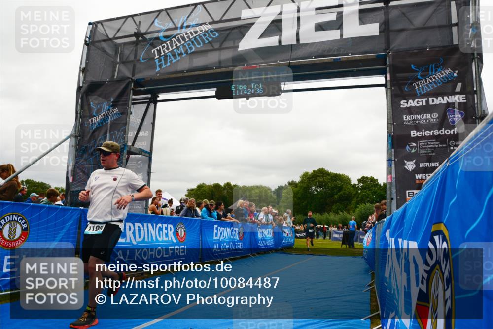 30.08.2026 - Elbe Triathlon Hamburg LAZAROV Photography http://msf.ph/oto/10084487 30.08.2026 11:42:37 Ziel 1142, 1195 meine-sportfotos.de