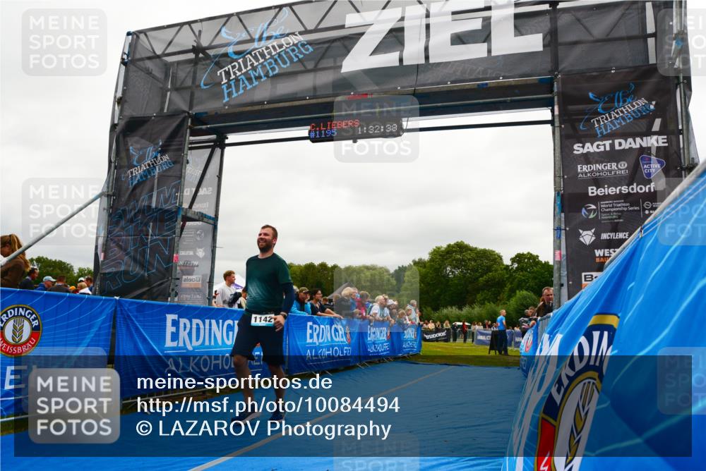 30.08.2026 - Elbe Triathlon Hamburg LAZAROV Photography http://msf.ph/oto/10084494 30.08.2026 11:42:41 Ziel 1142 meine-sportfotos.de
