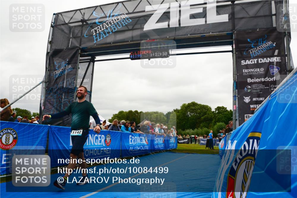 30.08.2026 - Elbe Triathlon Hamburg LAZAROV Photography http://msf.ph/oto/10084499 30.08.2026 11:42:42 Ziel 1142 meine-sportfotos.de