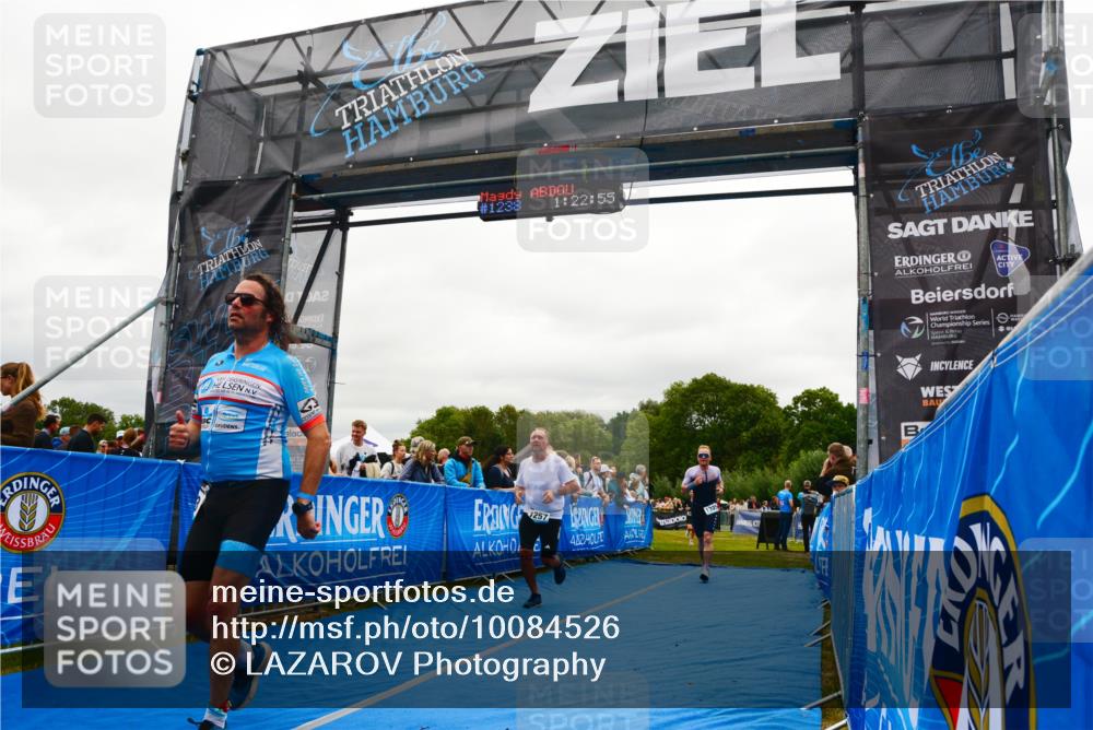 30.08.2026 - Elbe Triathlon Hamburg LAZAROV Photography http://msf.ph/oto/10084526 30.08.2026 11:42:58 Ziel 805, 1257, 1303, 1325 meine-sportfotos.de