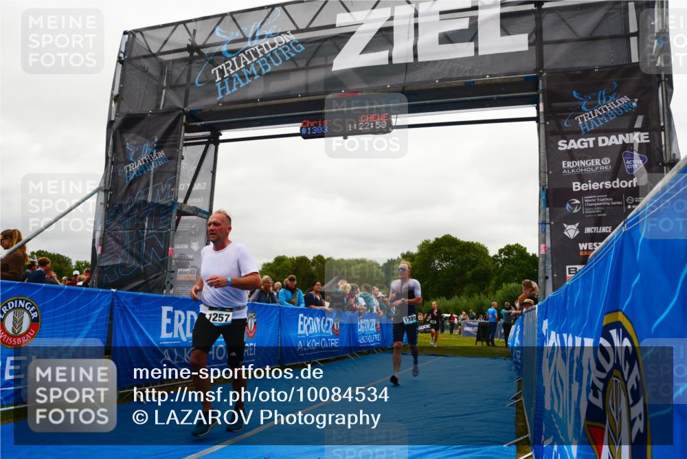30.08.2026 - Elbe Triathlon Hamburg LAZAROV Photography http://msf.ph/oto/10084534 30.08.2026 11:42:59 Ziel 805, 918, 1257, 1303, 1325 meine-sportfotos.de