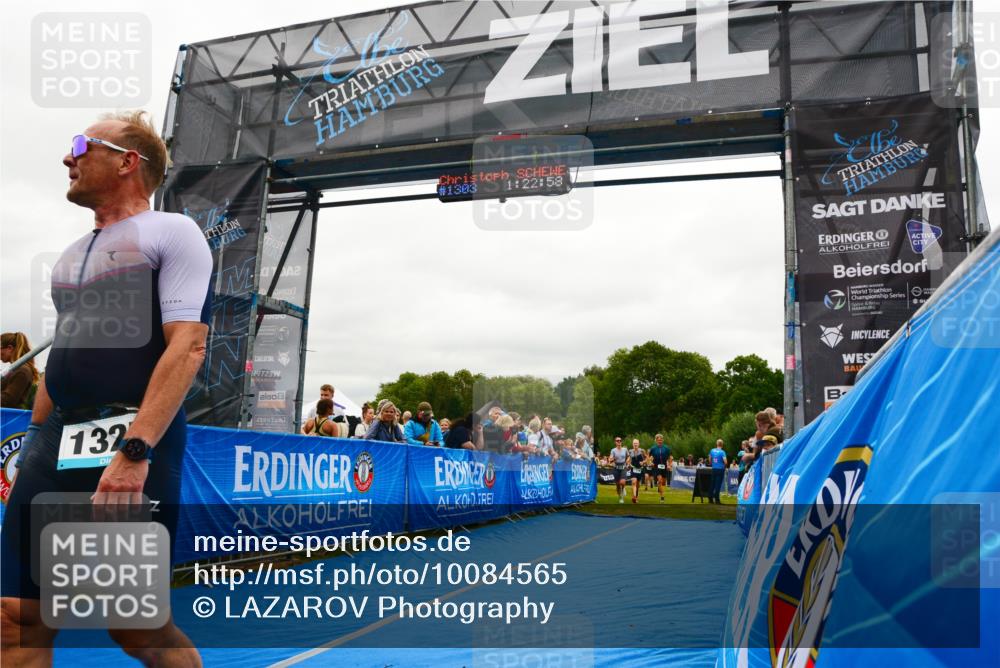 30.08.2026 - Elbe Triathlon Hamburg LAZAROV Photography http://msf.ph/oto/10084565 30.08.2026 11:43:04 Ziel 768, 805, 918, 1107, 1316, 1324, 1325 meine-sportfotos.de