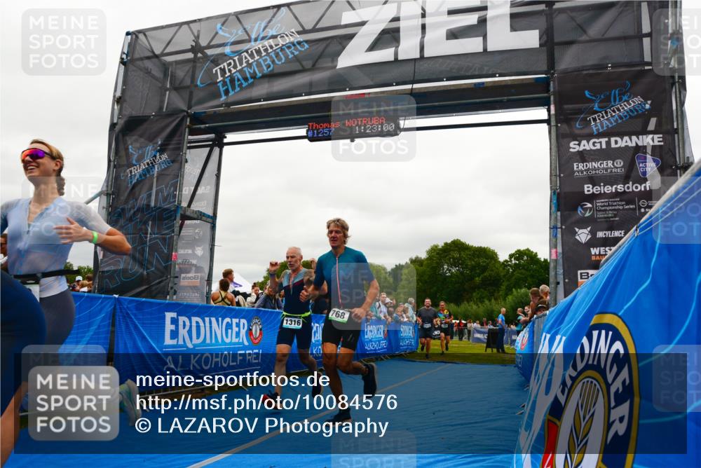30.08.2026 - Elbe Triathlon Hamburg LAZAROV Photography http://msf.ph/oto/10084576 30.08.2026 11:43:08 Ziel 768, 918, 1107, 1316, 1324 meine-sportfotos.de