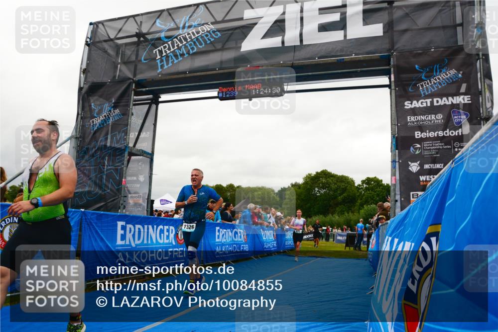 30.08.2026 - Elbe Triathlon Hamburg LAZAROV Photography http://msf.ph/oto/10084855 30.08.2026 11:44:49 Ziel 810, 1082, 1258, 1326 meine-sportfotos.de