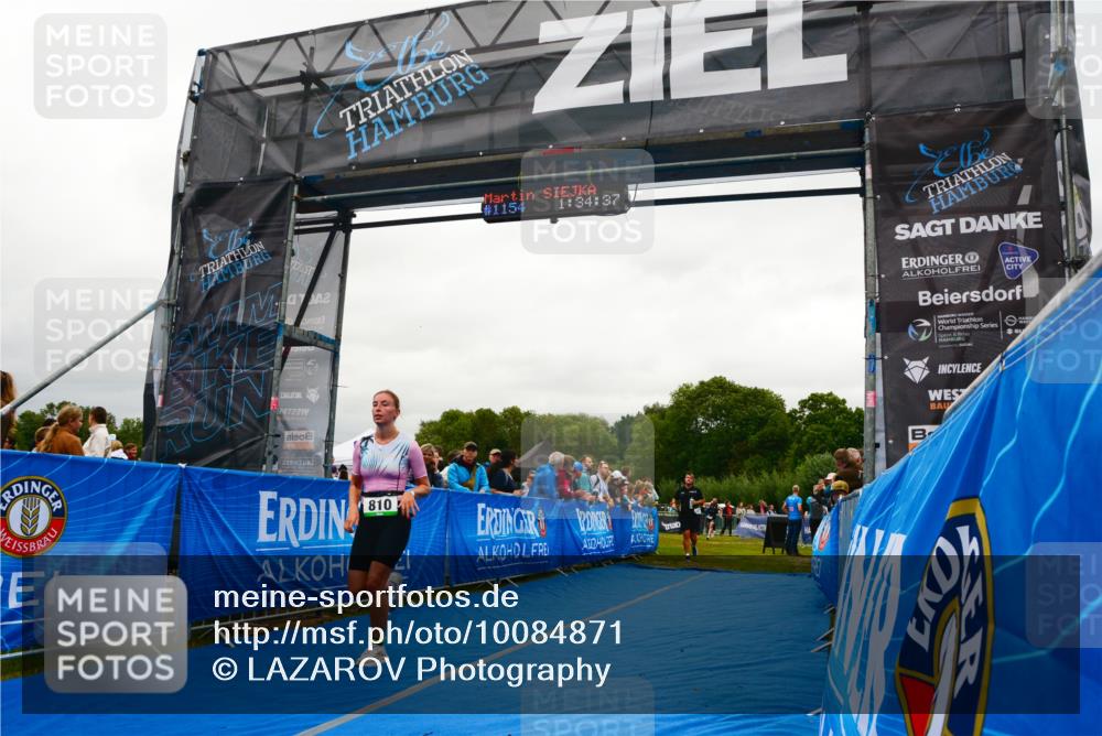 30.08.2026 - Elbe Triathlon Hamburg LAZAROV Photography http://msf.ph/oto/10084871 30.08.2026 11:44:51 Ziel 810, 1082, 1258, 1326 meine-sportfotos.de