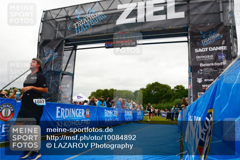 30.08.2026 - Elbe Triathlon Hamburg LAZAROV Photography http://msf.ph/oto/10084892 30.08.2026 11:44:57 Ziel 1082, 1296 meine-sportfotos.de