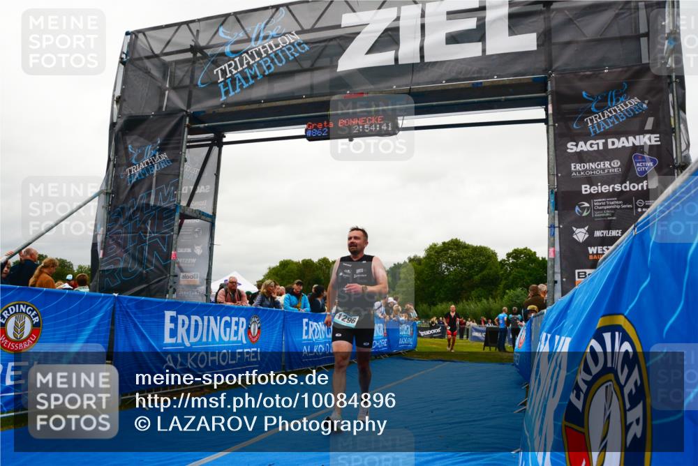 30.08.2026 - Elbe Triathlon Hamburg LAZAROV Photography http://msf.ph/oto/10084896 30.08.2026 11:45:02 Ziel 1296 meine-sportfotos.de