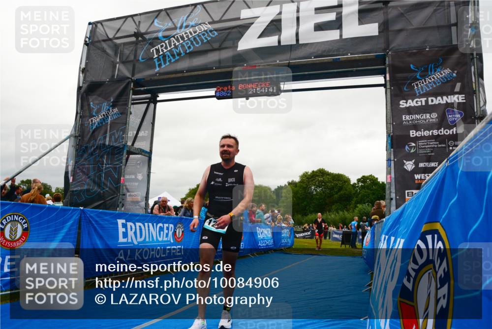 30.08.2026 - Elbe Triathlon Hamburg LAZAROV Photography http://msf.ph/oto/10084906 30.08.2026 11:45:02 Ziel 1296 meine-sportfotos.de