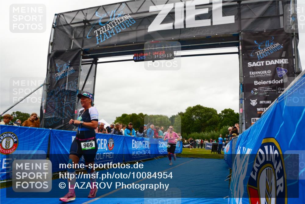 30.08.2026 - Elbe Triathlon Hamburg LAZAROV Photography http://msf.ph/oto/10084954 30.08.2026 11:45:30 Ziel 868, 969 meine-sportfotos.de