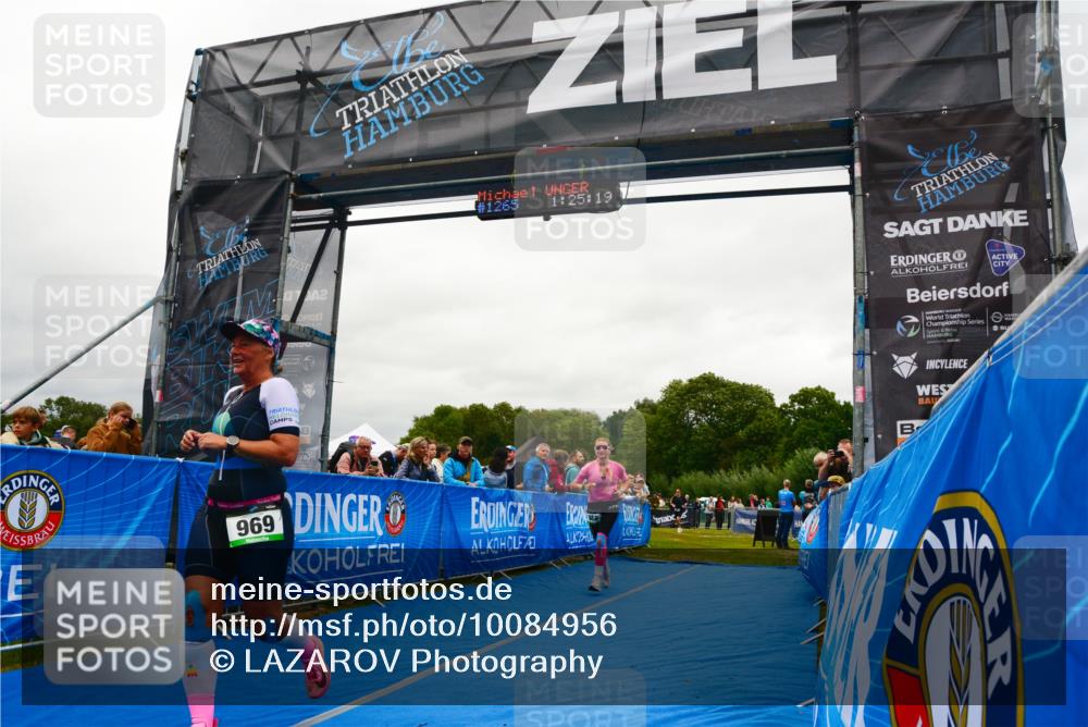 30.08.2026 - Elbe Triathlon Hamburg LAZAROV Photography http://msf.ph/oto/10084956 30.08.2026 11:45:30 Ziel 868, 969 meine-sportfotos.de