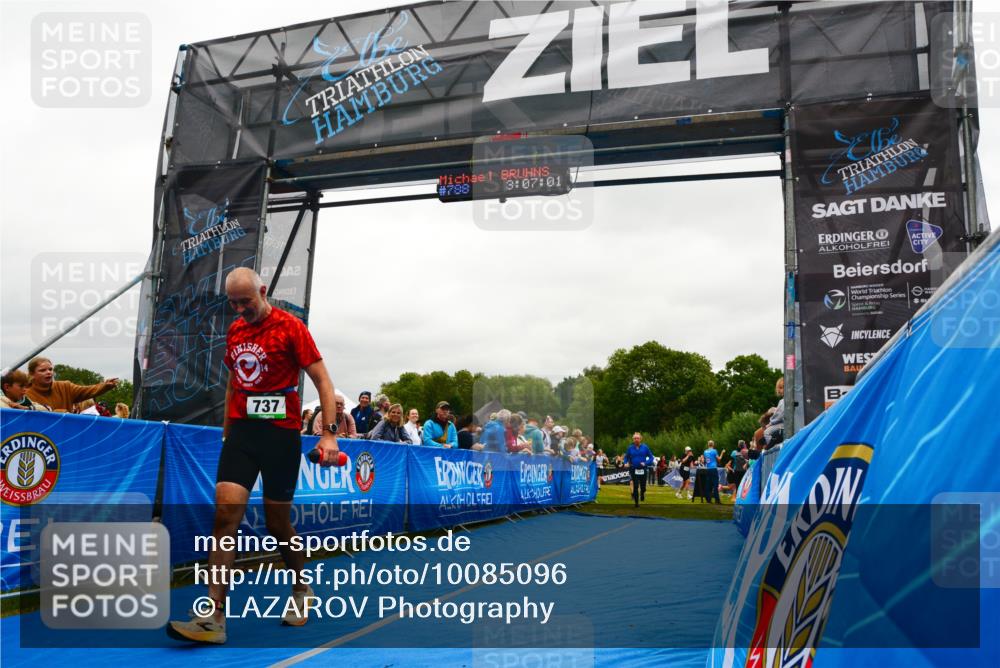 30.08.2026 - Elbe Triathlon Hamburg LAZAROV Photography http://msf.ph/oto/10085096 30.08.2026 11:47:05 Ziel 737, 1294, 1311 meine-sportfotos.de