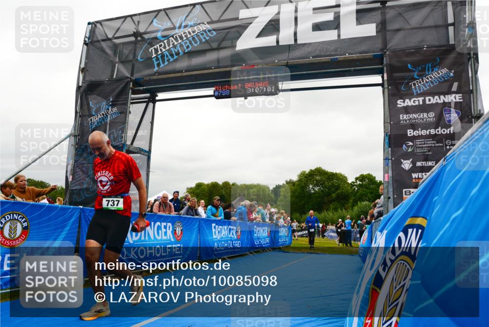 30.08.2026 - Elbe Triathlon Hamburg LAZAROV Photography http://msf.ph/oto/10085098 30.08.2026 11:47:05 Ziel 737, 1294, 1311 meine-sportfotos.de