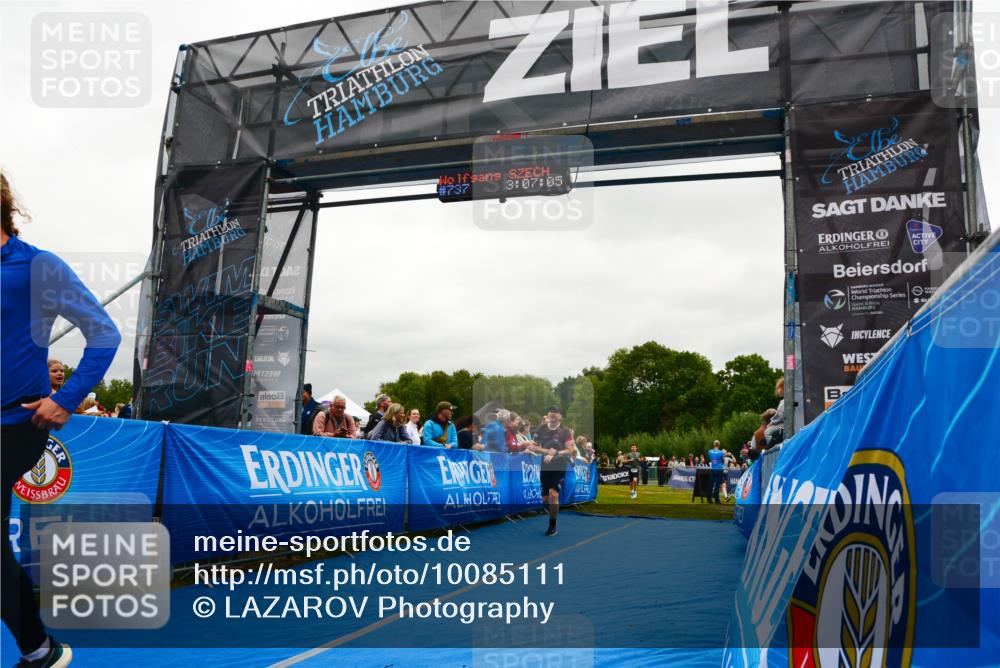 30.08.2026 - Elbe Triathlon Hamburg LAZAROV Photography http://msf.ph/oto/10085111 30.08.2026 11:47:10 Ziel 1294, 1311, 1379 meine-sportfotos.de