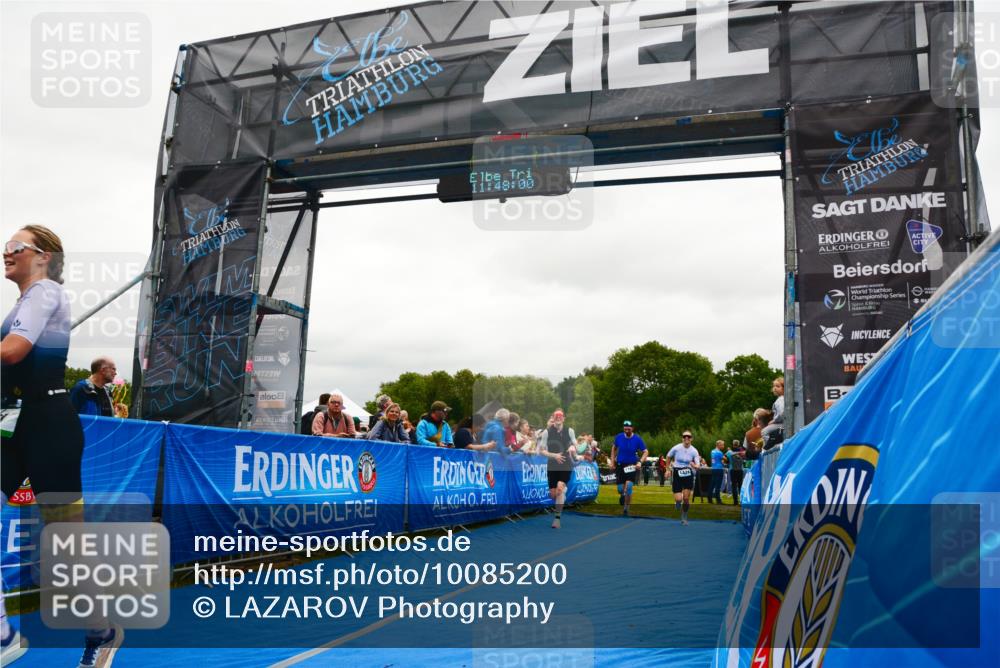 30.08.2026 - Elbe Triathlon Hamburg LAZAROV Photography http://msf.ph/oto/10085200 30.08.2026 11:48:01 Ziel 914, 927, 1163, 1421 meine-sportfotos.de