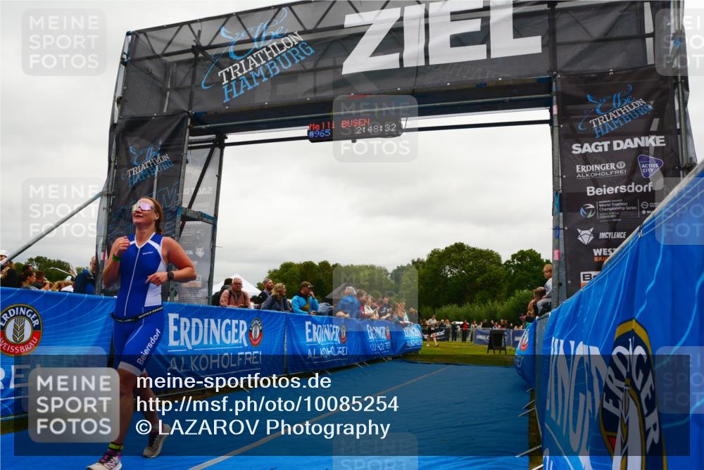 30.08.2026 - Elbe Triathlon Hamburg LAZAROV Photography http://msf.ph/oto/10085254 30.08.2026 11:48:31 Ziel 965 meine-sportfotos.de