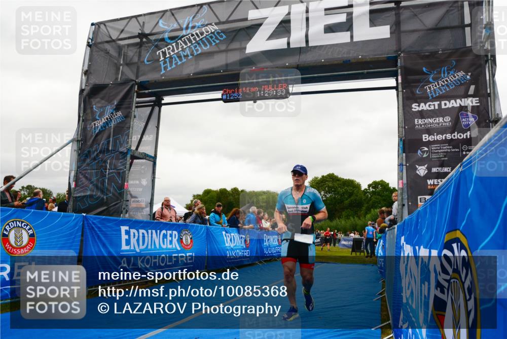 30.08.2026 - Elbe Triathlon Hamburg LAZAROV Photography http://msf.ph/oto/10085368 30.08.2026 11:49:37 Ziel 939, 1363, 1412 meine-sportfotos.de