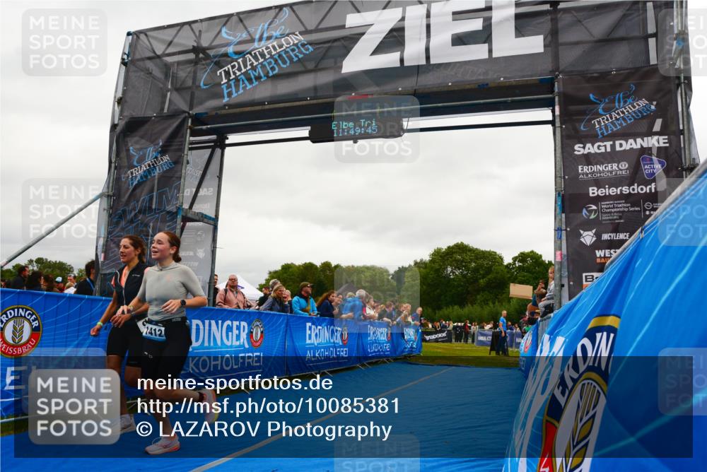 30.08.2026 - Elbe Triathlon Hamburg LAZAROV Photography http://msf.ph/oto/10085381 30.08.2026 11:49:46 Ziel 939, 1412 meine-sportfotos.de