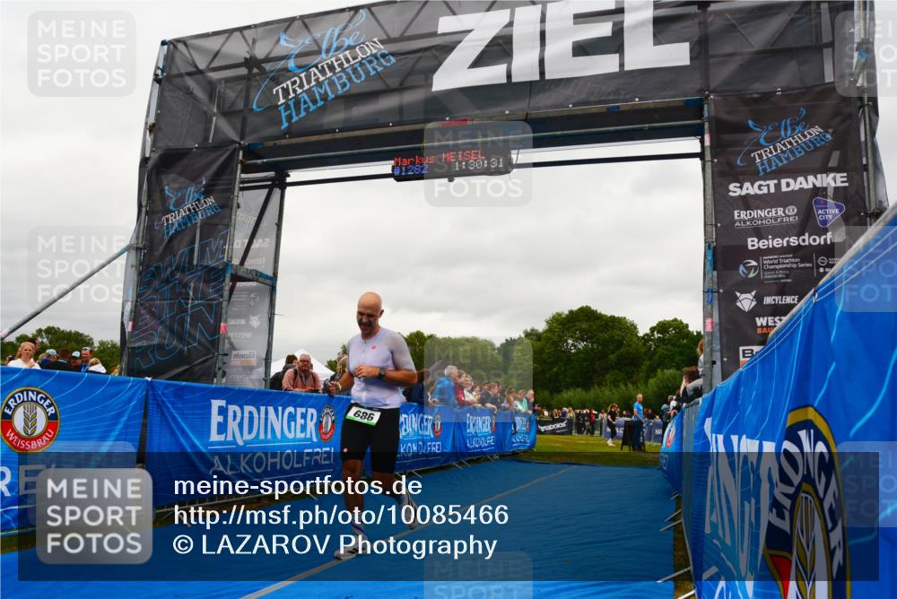 30.08.2026 - Elbe Triathlon Hamburg LAZAROV Photography http://msf.ph/oto/10085466 30.08.2026 11:50:38 Ziel 686, 958 meine-sportfotos.de