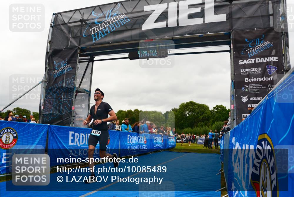 30.08.2026 - Elbe Triathlon Hamburg LAZAROV Photography http://msf.ph/oto/10085489 30.08.2026 11:51:02 Ziel 833, 1274, 1293 meine-sportfotos.de