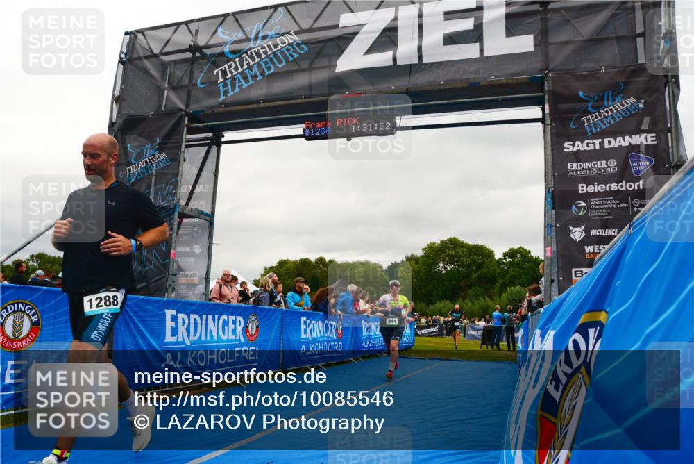 30.08.2026 - Elbe Triathlon Hamburg LAZAROV Photography http://msf.ph/oto/10085546 30.08.2026 11:51:21 Ziel 944, 1288, 1347 meine-sportfotos.de