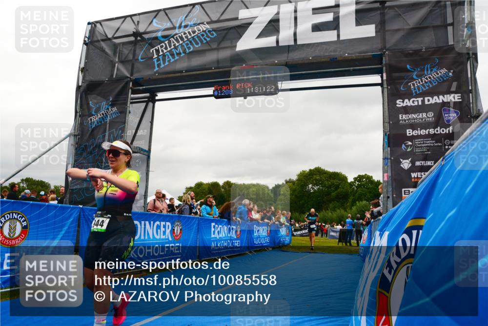 30.08.2026 - Elbe Triathlon Hamburg LAZAROV Photography http://msf.ph/oto/10085558 30.08.2026 11:51:23 Ziel 944, 1288, 1347 meine-sportfotos.de