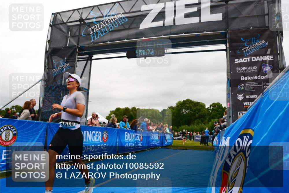 30.08.2026 - Elbe Triathlon Hamburg LAZAROV Photography http://msf.ph/oto/10085592 30.08.2026 11:51:46 Ziel 932, 1332, 1516 meine-sportfotos.de