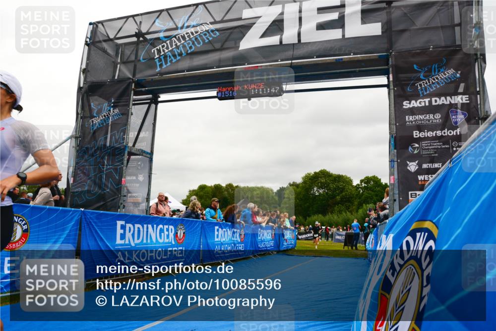 30.08.2026 - Elbe Triathlon Hamburg LAZAROV Photography http://msf.ph/oto/10085596 30.08.2026 11:51:46 Ziel 932, 1332, 1516 meine-sportfotos.de