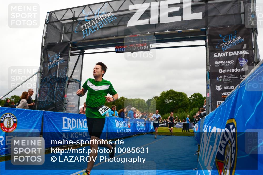 30.08.2026 - Elbe Triathlon Hamburg LAZAROV Photography http://msf.ph/oto/10085631 30.08.2026 11:51:57 Ziel 822, 980, 1262, 1281 meine-sportfotos.de