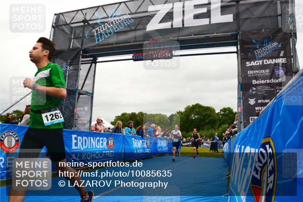30.08.2026 - Elbe Triathlon Hamburg LAZAROV Photography http://msf.ph/oto/10085635 30.08.2026 11:51:57 Ziel 822, 980, 1262, 1281 meine-sportfotos.de
