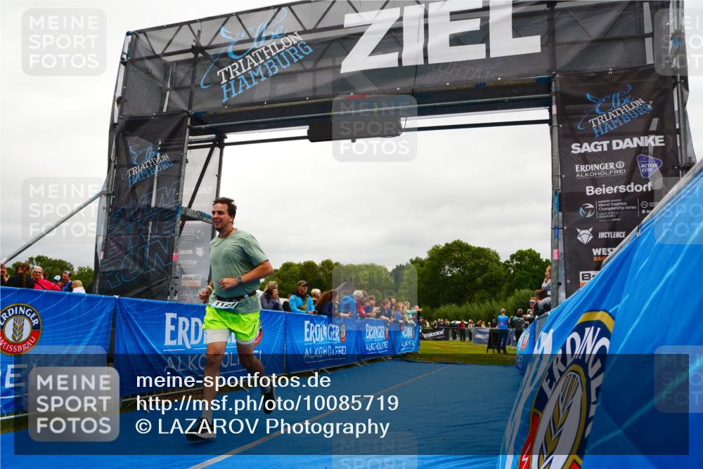 30.08.2026 - Elbe Triathlon Hamburg LAZAROV Photography http://msf.ph/oto/10085719 30.08.2026 11:52:26 Ziel 854, 943, 1128 meine-sportfotos.de