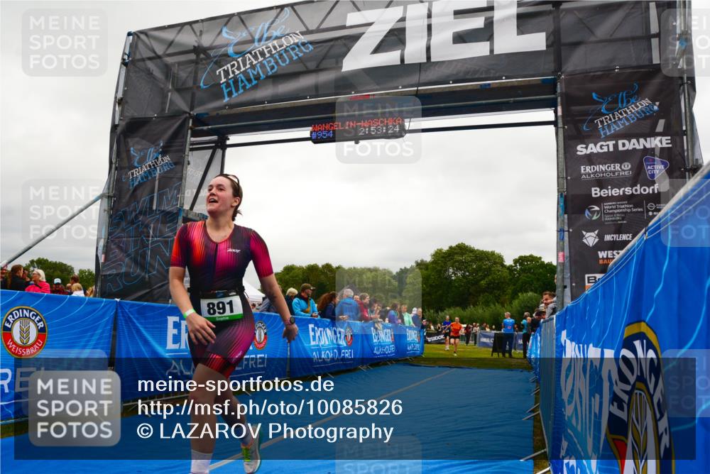 30.08.2026 - Elbe Triathlon Hamburg LAZAROV Photography http://msf.ph/oto/10085826 30.08.2026 11:53:27 Ziel 876, 891, 902, 1426 meine-sportfotos.de