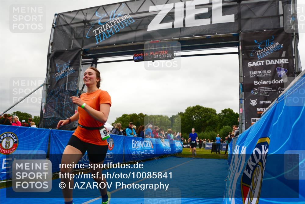30.08.2026 - Elbe Triathlon Hamburg LAZAROV Photography http://msf.ph/oto/10085841 30.08.2026 11:53:31 Ziel 876, 902, 1426 meine-sportfotos.de