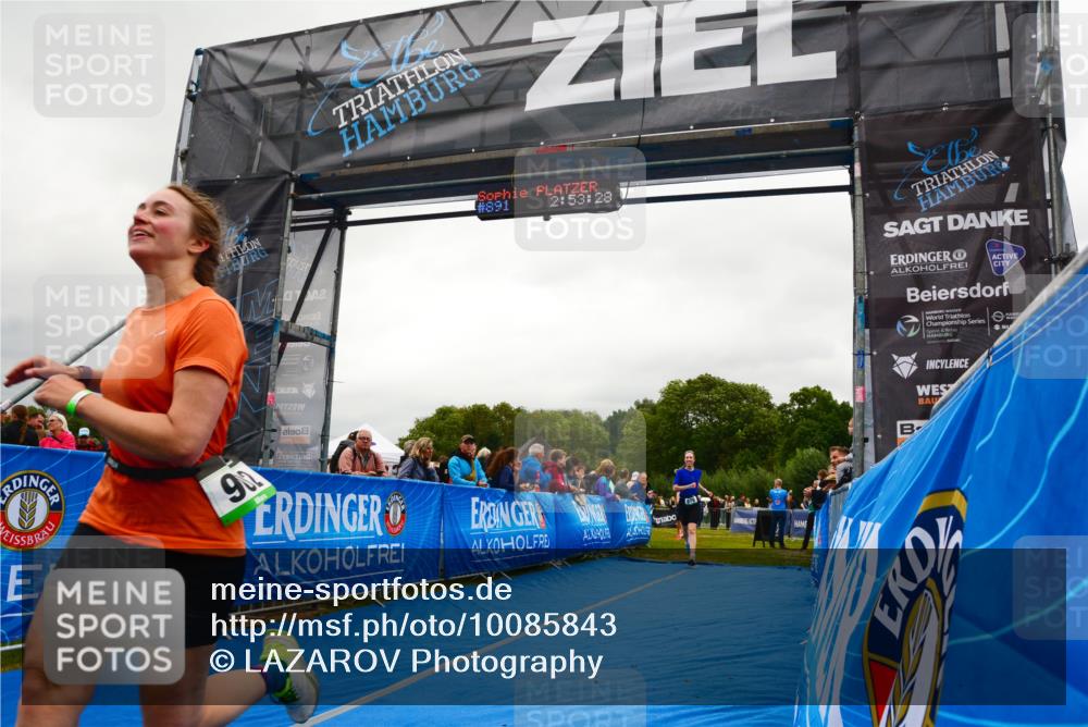 30.08.2026 - Elbe Triathlon Hamburg LAZAROV Photography http://msf.ph/oto/10085843 30.08.2026 11:53:31 Ziel 876, 902, 1426 meine-sportfotos.de