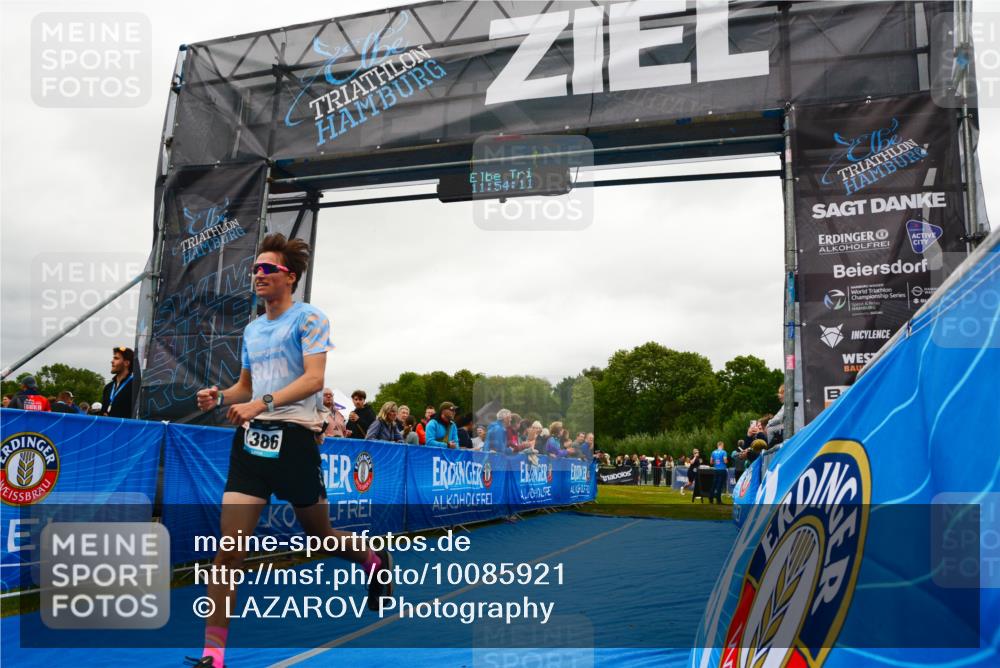 30.08.2026 - Elbe Triathlon Hamburg LAZAROV Photography http://msf.ph/oto/10085921 30.08.2026 11:54:13 Ziel 1386 meine-sportfotos.de