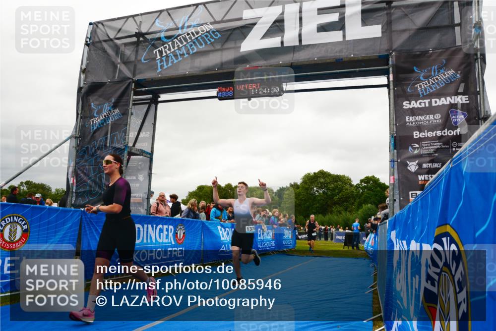 30.08.2026 - Elbe Triathlon Hamburg LAZAROV Photography http://msf.ph/oto/10085946 30.08.2026 11:54:30 Ziel 888, 1350, 1378, 1387 meine-sportfotos.de