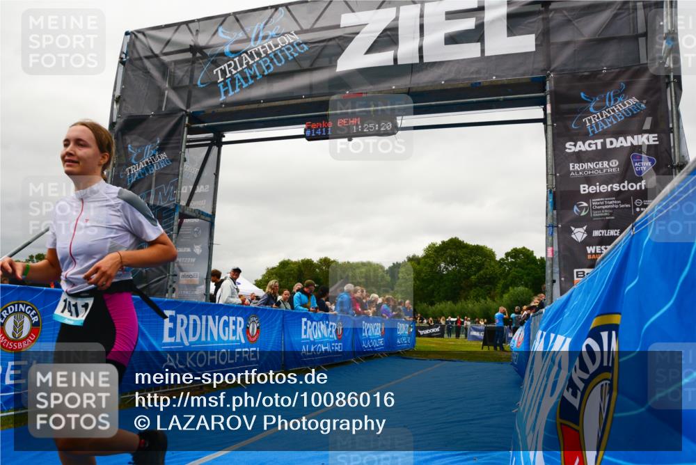 30.08.2026 - Elbe Triathlon Hamburg LAZAROV Photography http://msf.ph/oto/10086016 30.08.2026 11:55:19 Ziel 1411 meine-sportfotos.de