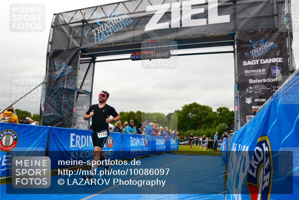 30.08.2026 - Elbe Triathlon Hamburg LAZAROV Photography http://msf.ph/oto/10086097 30.08.2026 11:56:29 Ziel 1174, 1392, 1432 meine-sportfotos.de