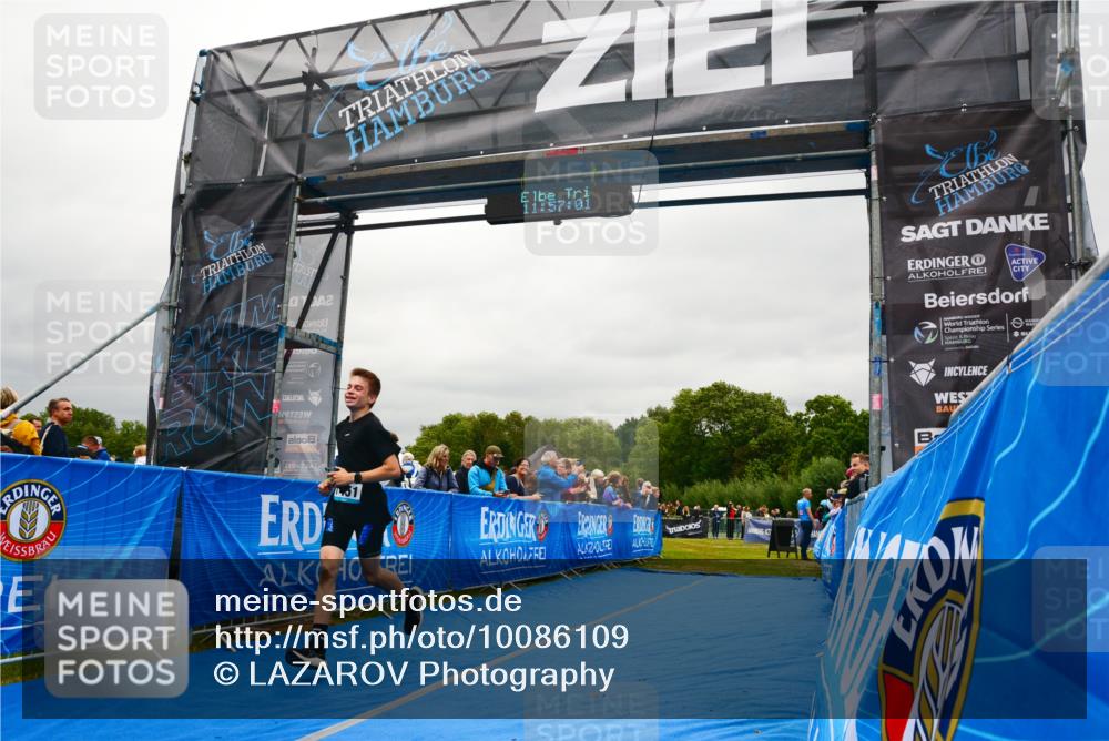 30.08.2026 - Elbe Triathlon Hamburg LAZAROV Photography http://msf.ph/oto/10086109 30.08.2026 11:57:02 Ziel 1451 meine-sportfotos.de