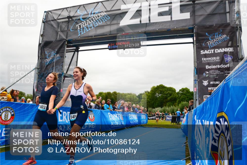 30.08.2026 - Elbe Triathlon Hamburg LAZAROV Photography http://msf.ph/oto/10086124 30.08.2026 11:57:38 Ziel 860, 1403, 1404 meine-sportfotos.de
