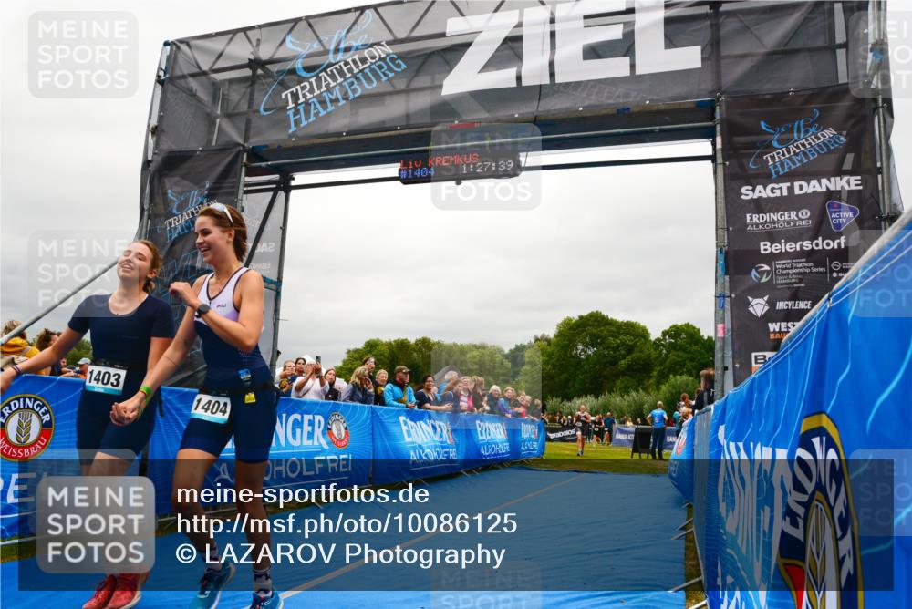 30.08.2026 - Elbe Triathlon Hamburg LAZAROV Photography http://msf.ph/oto/10086125 30.08.2026 11:57:38 Ziel 860, 1403, 1404 meine-sportfotos.de
