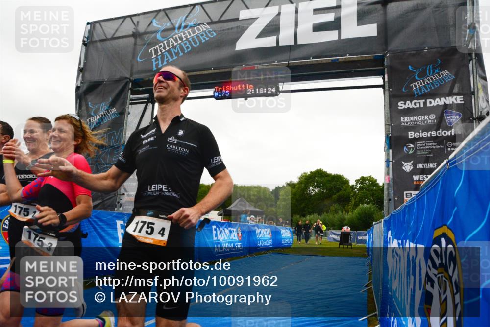 30.08.2026 - Elbe Triathlon Hamburg LAZAROV Photography http://msf.ph/oto/10091962 30.08.2026 16:18:23 Ziel  meine-sportfotos.de