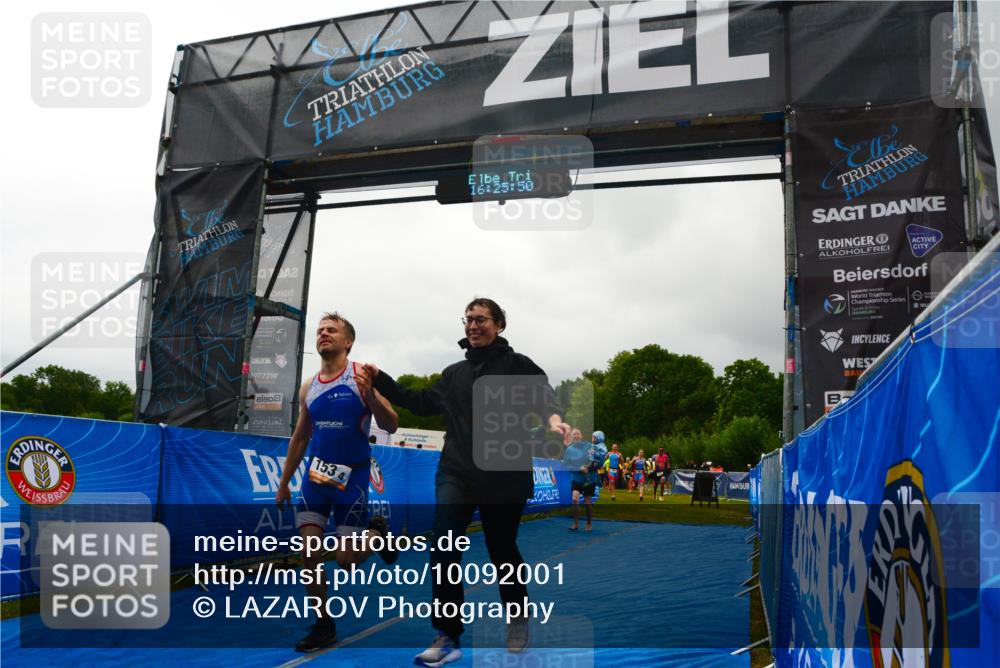 30.08.2026 - Elbe Triathlon Hamburg LAZAROV Photography http://msf.ph/oto/10092001 30.08.2026 16:25:48 Ziel  meine-sportfotos.de