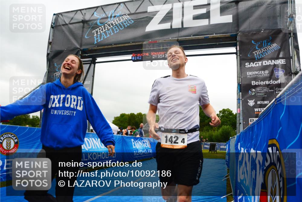 30.08.2026 - Elbe Triathlon Hamburg LAZAROV Photography http://msf.ph/oto/10092186 30.08.2026 16:35:32 Ziel  meine-sportfotos.de