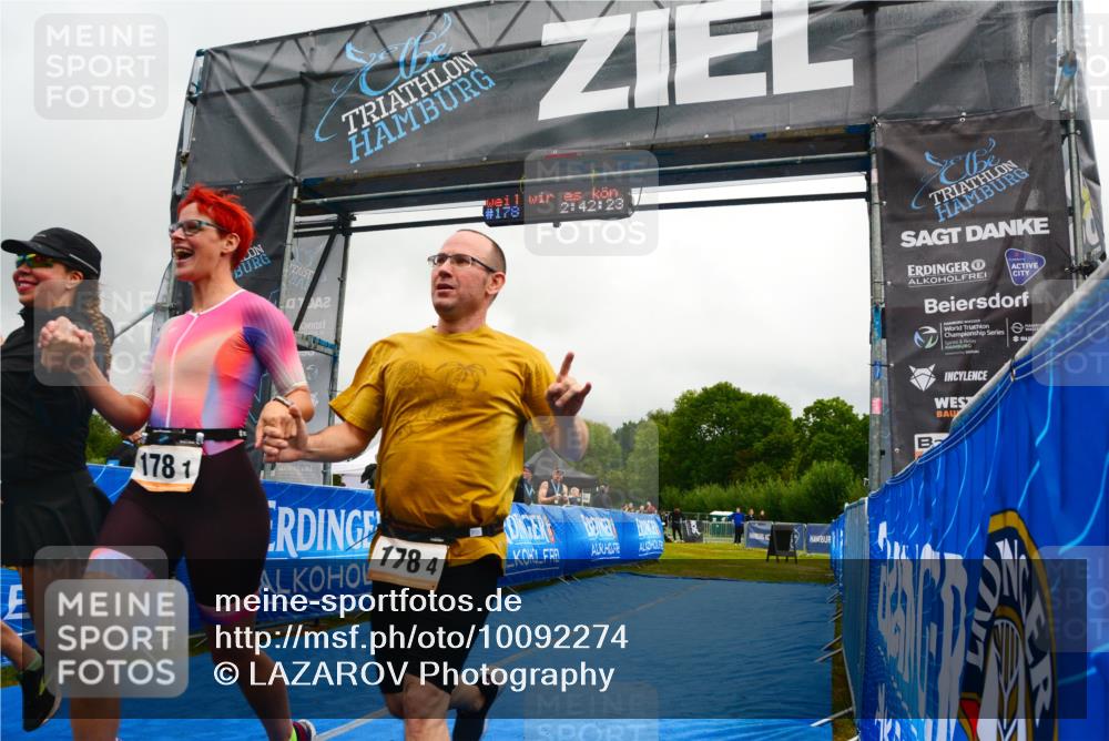 30.08.2026 - Elbe Triathlon Hamburg LAZAROV Photography http://msf.ph/oto/10092274 30.08.2026 16:42:21 Ziel  meine-sportfotos.de