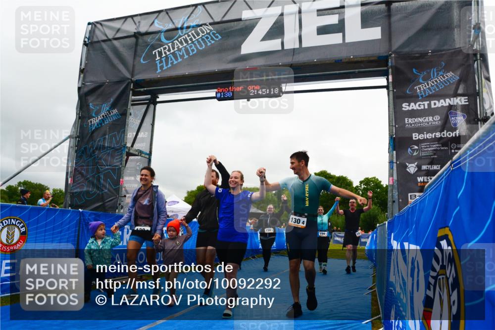30.08.2026 - Elbe Triathlon Hamburg LAZAROV Photography http://msf.ph/oto/10092292 30.08.2026 16:45:17 Ziel  meine-sportfotos.de