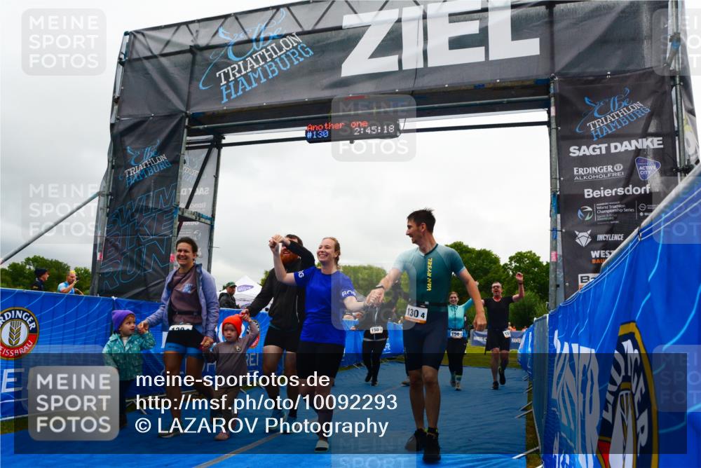 30.08.2026 - Elbe Triathlon Hamburg LAZAROV Photography http://msf.ph/oto/10092293 30.08.2026 16:45:18 Ziel  meine-sportfotos.de