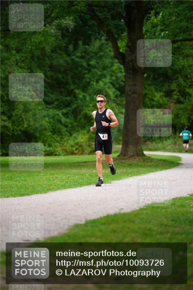 30.08.2026 - Elbe Triathlon Hamburg LAZAROV Photography http://msf.ph/oto/10093726 30.08.2026 15:19:13 Laufen 42 meine-sportfotos.de